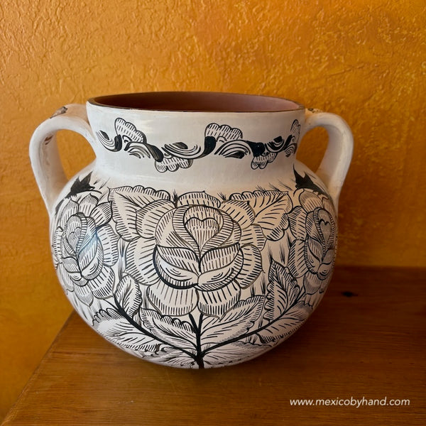 Medium Burnished Clay Pot - Huancito