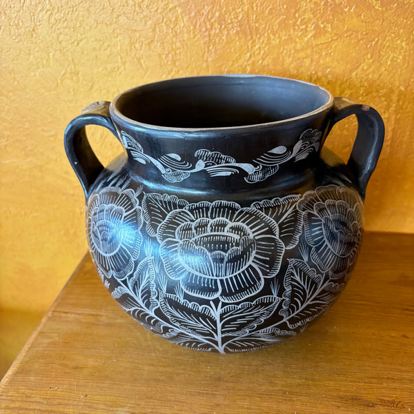 Large Burnished Clay Pot - Huancito