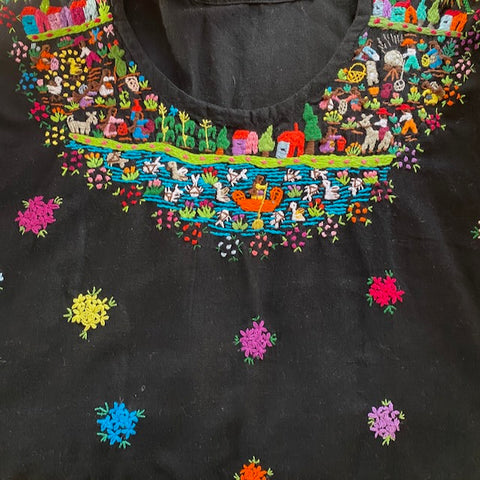 Embroidered Blouse-Bordados de Santa Cruz- Medium