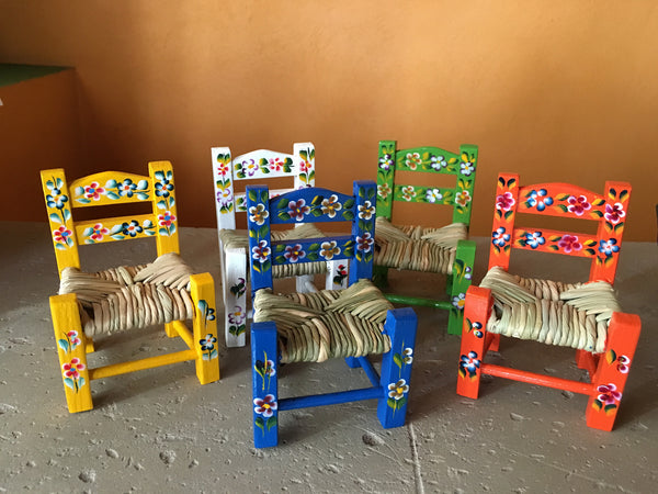 painted-chair-mini-Quiroga